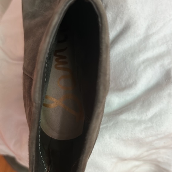 S.6 - Rarely worn Grey Suede Sam Edelman booties - Picture 3 of 3